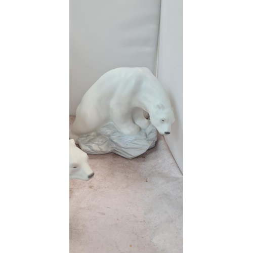 311a - Pair of Large Lladro Polar Bears (8481 & 8480)