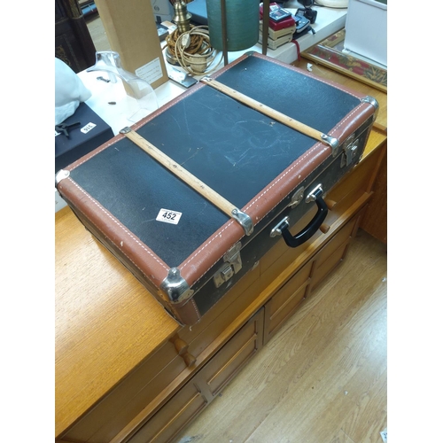 452 - Set of 2 Vintage Suitcases