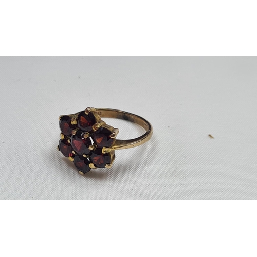 28 - Antique 9ct Gold Garnett Cluster Ring in a Box 3.7g