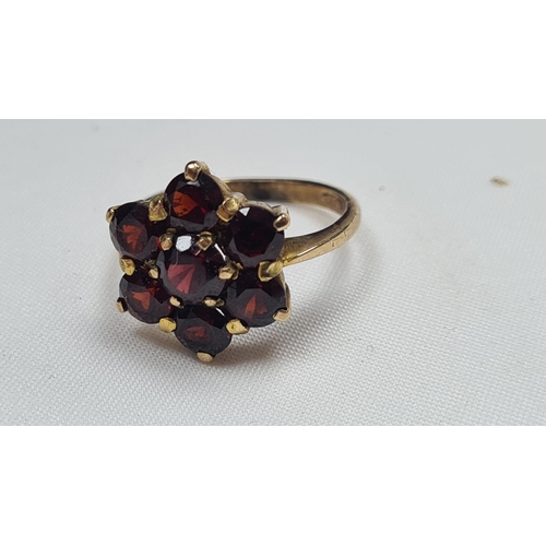 28 - Antique 9ct Gold Garnett Cluster Ring in a Box 3.7g