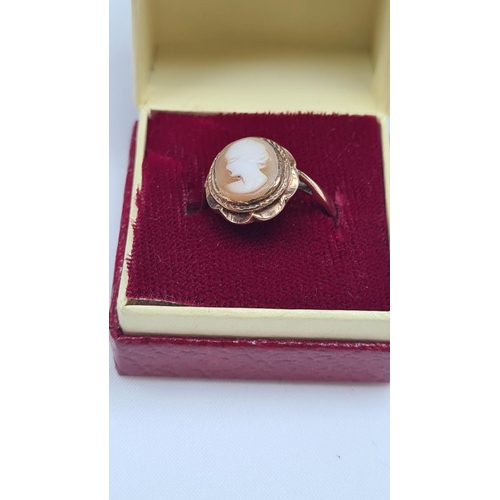 38 - 9ct Gold Cameo ring 3g