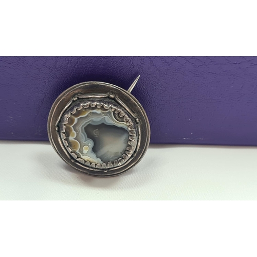 68 - Silver Agate Brooch