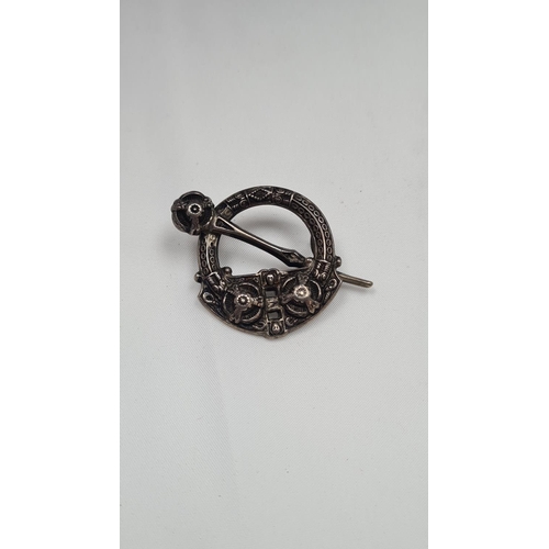 70 - Early 20th Century Penannular Brooch