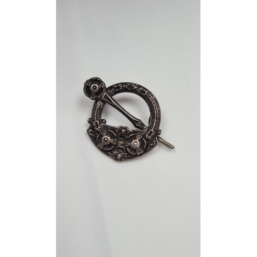 70 - Early 20th Century Penannular Brooch