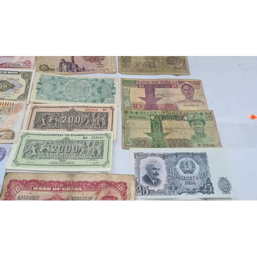 121 - Good Collection of Various World Bank Notes