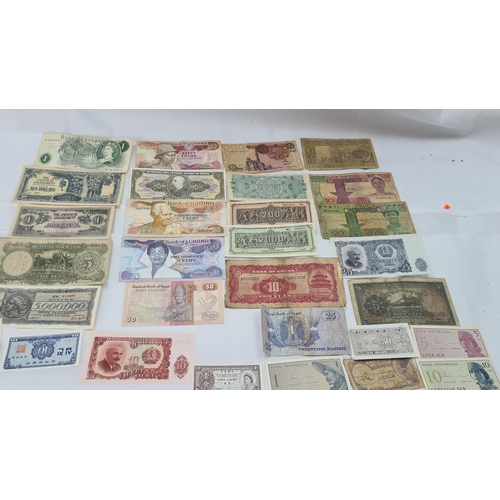 121 - Good Collection of Various World Bank Notes