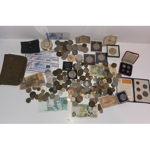 10 - Tray containing a good collection of coins, banknotes, medals etc.