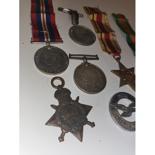 13 - A good selection of World War 1 medals etc