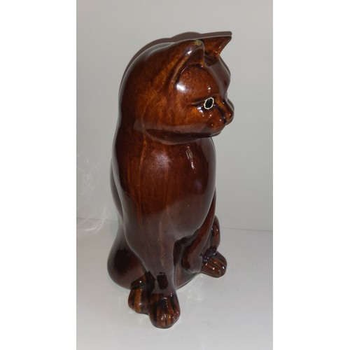 32 - Large cat figurine ornament