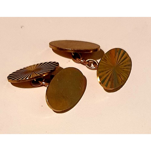 34 - A Pair of 9ct Gold cufflinks - Gross weight: 9.8g