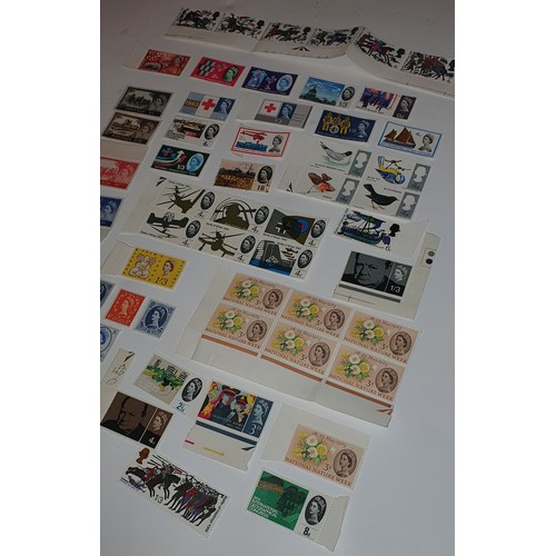 42 - Collection of vintage stamps -  All unused and mint / near mint Stamp - Queen Elizabeth etc
