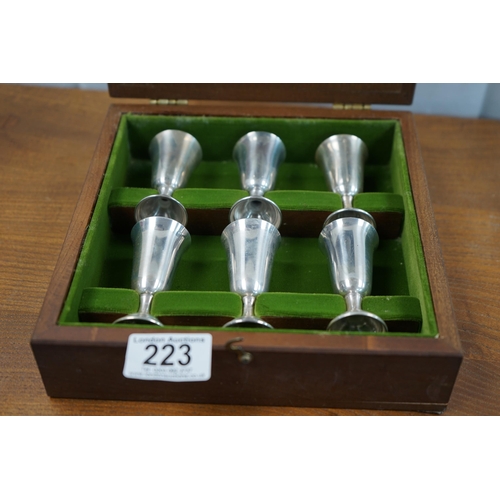 223 - Mid Century Tuttle Sterling Silver Shot Glass Set consisting of a Tray and Six Shot Beakers ( 193g)