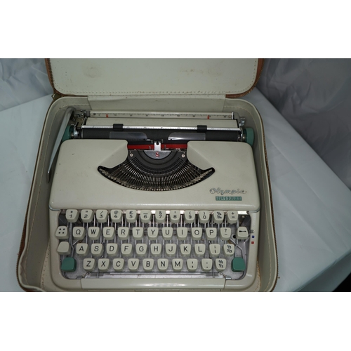 682 - Olympia Splendid 66 Typewriter