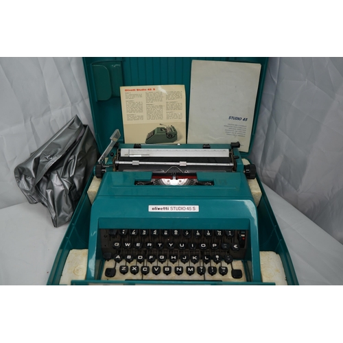 683 - Olivetti Studio 45s Typewriter