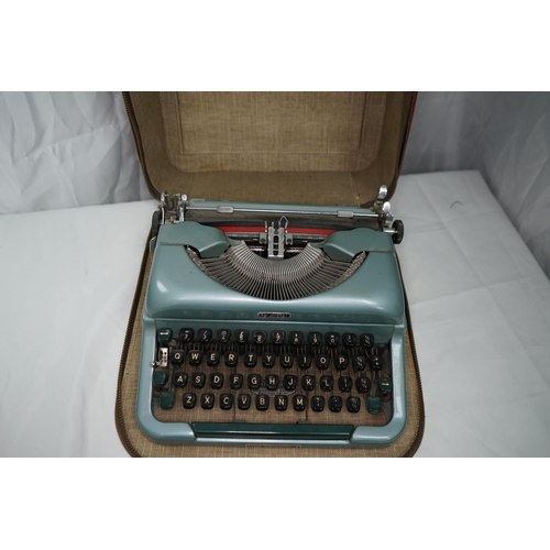 685 - Imperial Good Companion 4 Typewriter