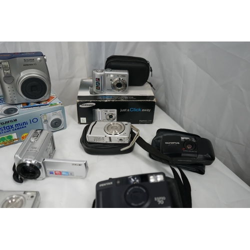 668 - Lot of Various Digital Cameras etc