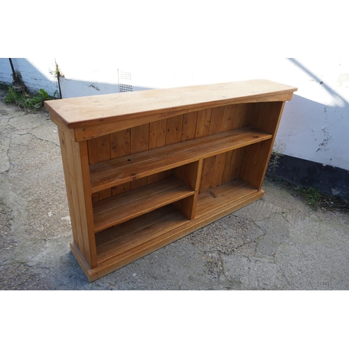 839 - A Good Quality Solid Country Pine Bookshelf (183cm W, 107cm T, 35cm D)