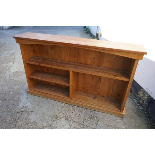 839 - A Good Quality Solid Country Pine Bookshelf (183cm W, 107cm T, 35cm D)