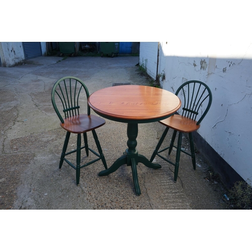 841 - Breakfast Bar and 2 Stools