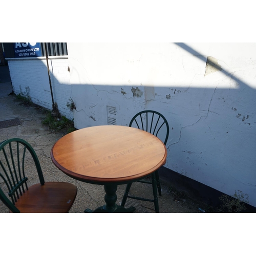 841 - Breakfast Bar and 2 Stools