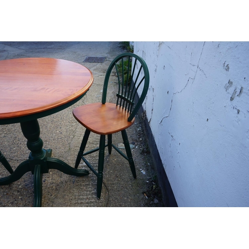 841 - Breakfast Bar and 2 Stools