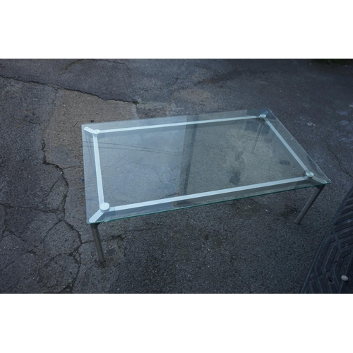 842 - Large Glass Coffee Table (130cmx 75cm x 41cm)