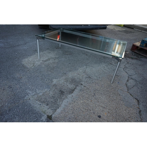 842 - Large Glass Coffee Table (130cmx 75cm x 41cm)