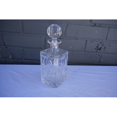 780 - A Good Crystal Decanter