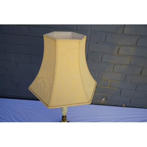 824 - Vintage Lamp