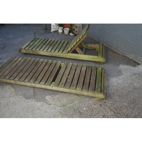 835 - Good Quality Pair of Weathered Teak Garden Lounger