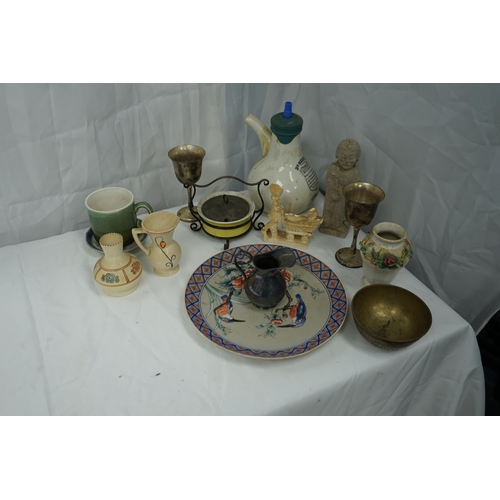 712 - Good Lot of Bric a Brac and Collectables