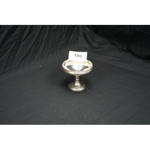 10q - Hallmarked Silver Pedestal Bowl (135.5g) 11.5cm Diameter 10cm Tall