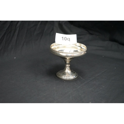 10q - Hallmarked Silver Pedestal Bowl (135.5g) 11.5cm Diameter 10cm Tall