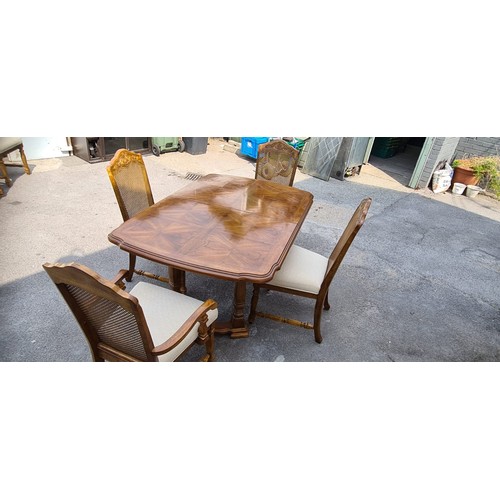 67 - A Good Quality Vintage French Style Dining Table with 8 Bergere Chairs