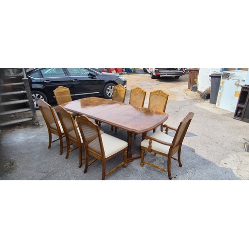 67 - A Good Quality Vintage French Style Dining Table with 8 Bergere Chairs