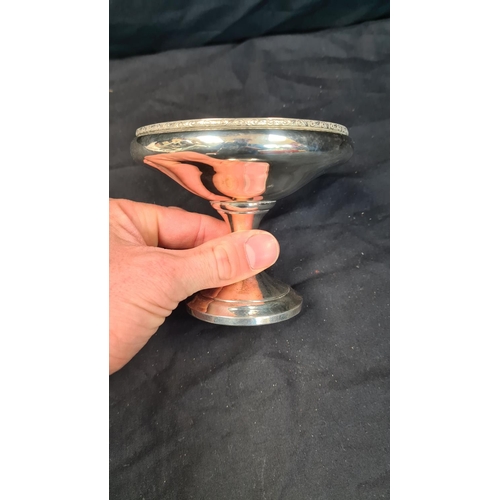 10q - Hallmarked Silver Pedestal Bowl (135.5g) 11.5cm Diameter 10cm Tall