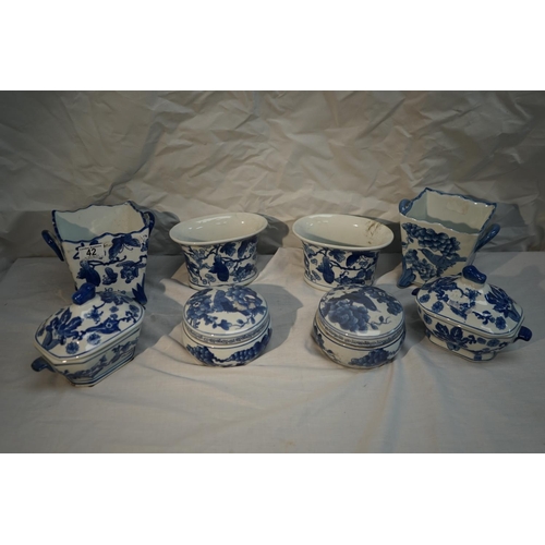 42 - A Good Collection of Moyses Stevens Blue and White Ceramics