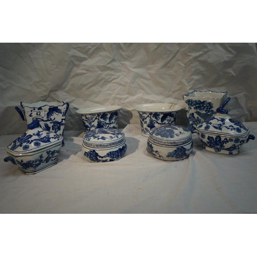 42 - A Good Collection of Moyses Stevens Blue and White Ceramics