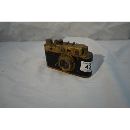 43 - Old 1930s/40s Camera