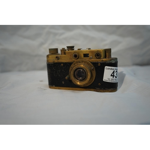 43 - Old 1930s/40s Camera