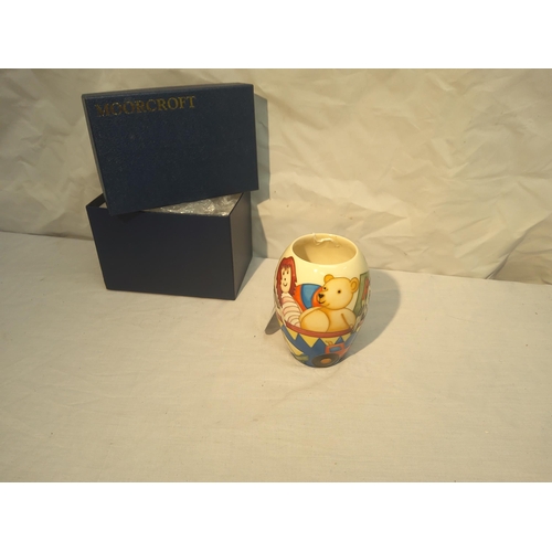 141 - Mint and Boxed Ltd Edition Moorcroft Ragdolly Vase -Sian Leeper c. 2002