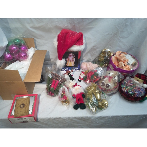 258 - Good Lot of Vintage Christmas Decorations