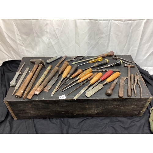 628 - Good Lot of Vintage Chisels etc