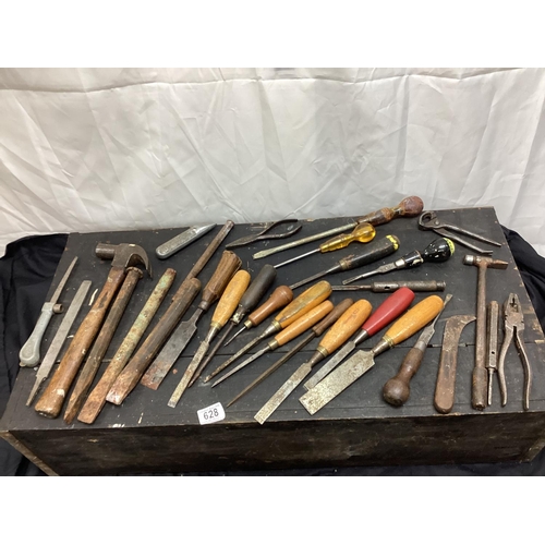 628 - Good Lot of Vintage Chisels etc