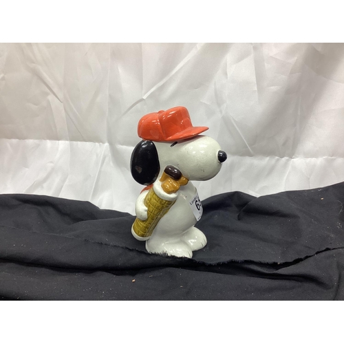 650 - Vintage 1960s Snoopy Golfing Figure