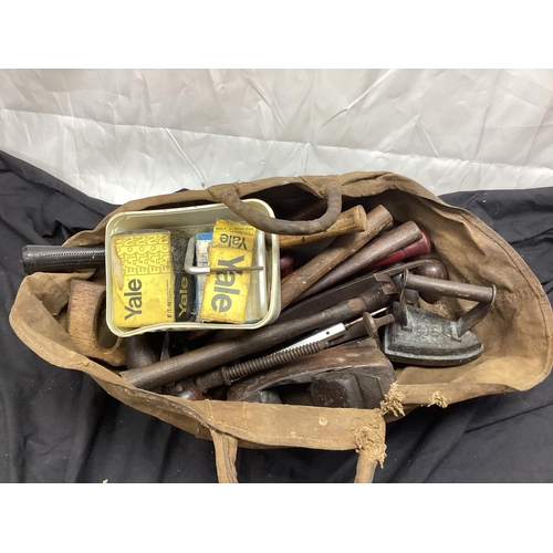 662 - Bag of Various Vintage Tools