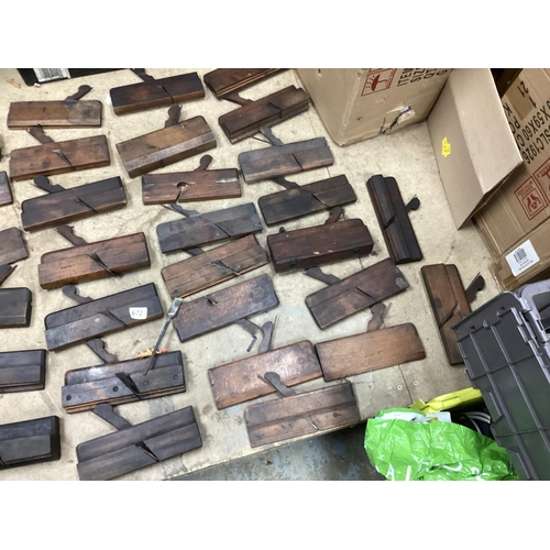 672 - Very Large Quantity of Vintage Wooden Planes