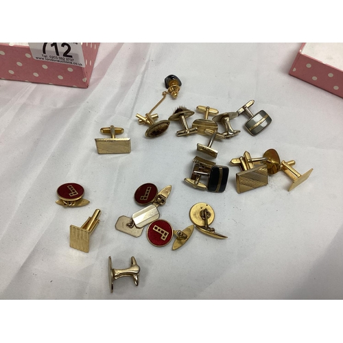 712 - Lot of Various Cufflinks