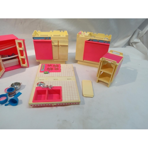 470 - Vintage Barbie Kitchen-1984