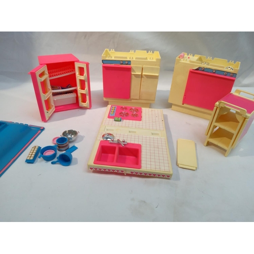 470 - Vintage Barbie Kitchen-1984